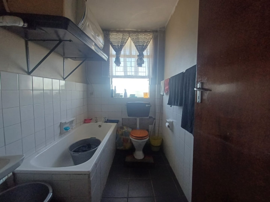 2 Bedroom Property for Sale in Labiance Estate Western Cape